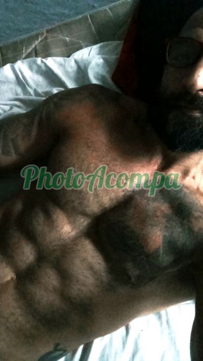 Vitor Hugo da Silveira (21) 96434-0888, homem que faz massagens eróticas na Barra da Tijuca (RJ)