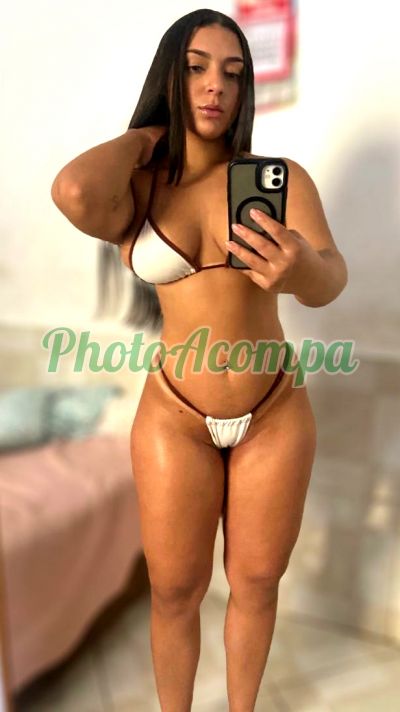 Aline Lopes, acompanhante no Caminho das Árvores (Salvador)