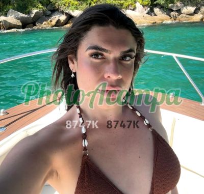 Ísis Castelli (19) 99744-0656, travesti em Leme