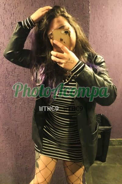 Milla, mulher que faz videochamadas e sexting