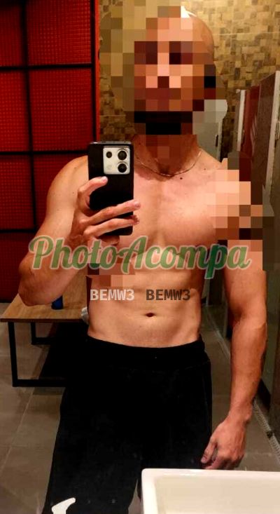Leo, garoto de programa no Centro (SP)