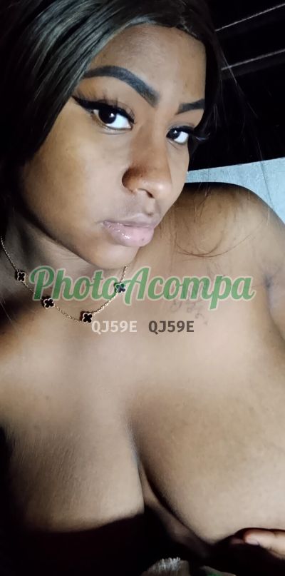 Yumitadasha, mulher que faz videochamadas e sexting