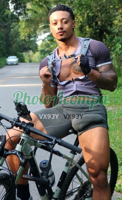 Bruno Black, garoto de programa em Bela Vista (SP)