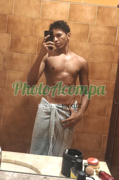 João (21) 97570-3032, homem que faz massagens eróticas no Rio de Janeiro