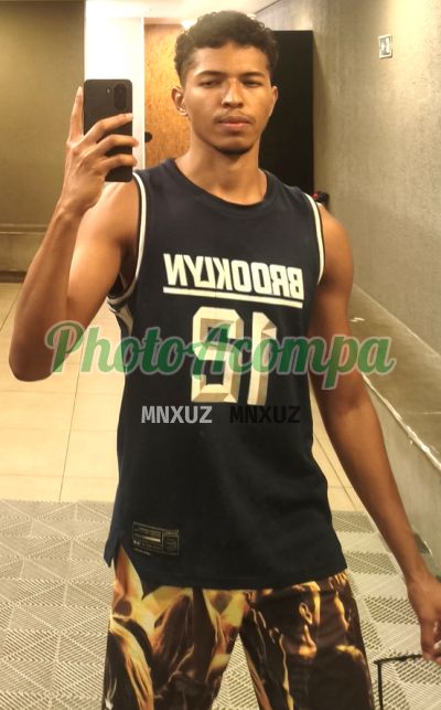 João (21) 97570-3032, homem que faz massagens eróticas no Rio de Janeiro
