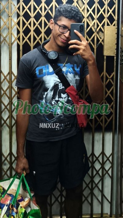 João (21) 97570-3032, homem que faz massagens eróticas no Rio de Janeiro