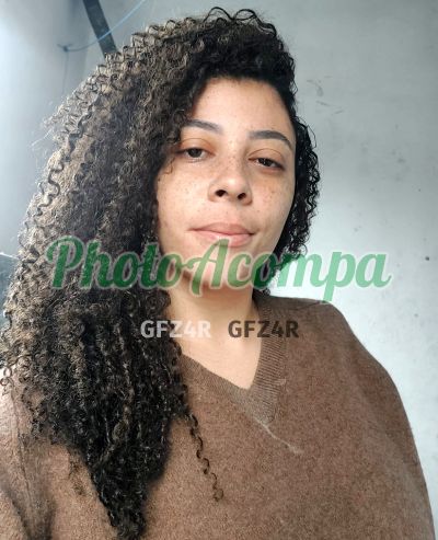 Aninha, mulher que faz videochamadas e sexting