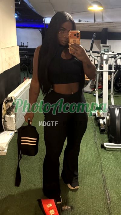 Melissa Vitória (14) 98128-5622, travesti em Mesquita
