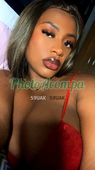 Yumidanixa, mulher que faz videochamadas e sexting