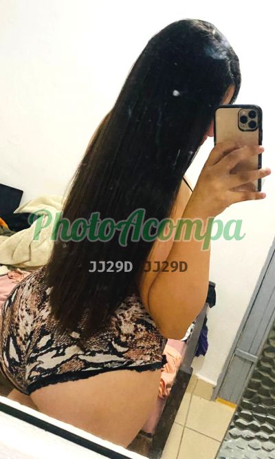 Julynha Bitencourt, mulher que faz videochamadas e sexting