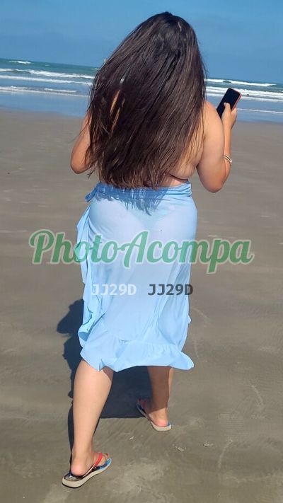 Julynha Bitencourt, mulher que faz videochamadas e sexting