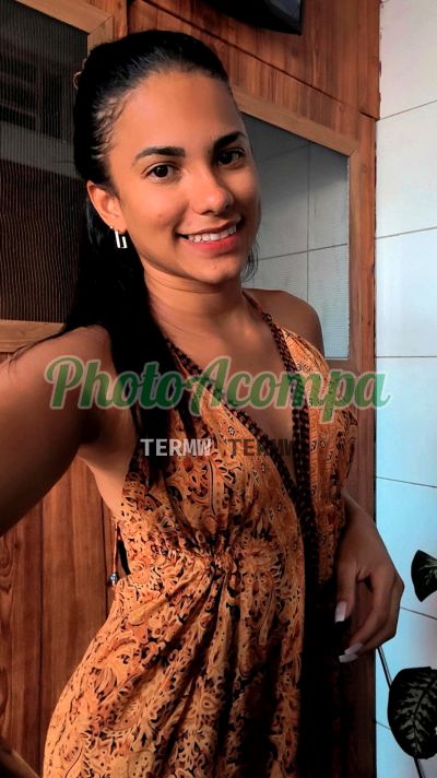 Emily Garcia, mulher que faz videochamadas e sexting