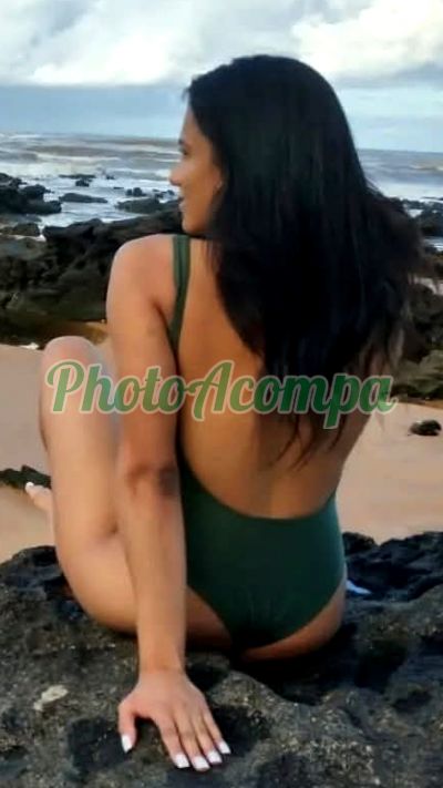 Emily Garcia, mulher que faz videochamadas e sexting