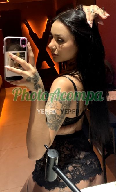 Aninha, mulher que faz videochamadas e sexting