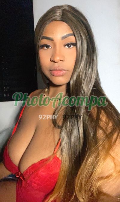 Yumidanixa, mulher que faz videochamadas e sexting