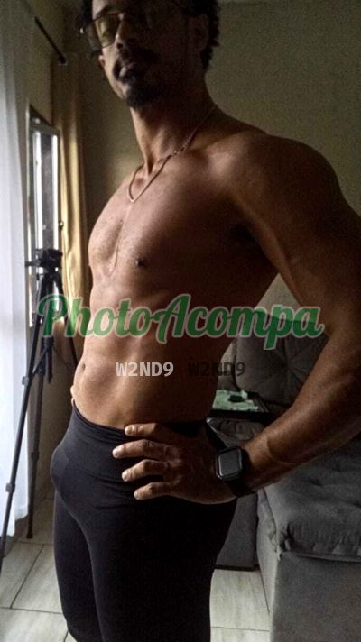 Carlos (21) 98007-8000, garoto de programa na Zona Norte (RJ)