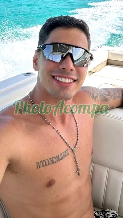 Levi (21) 97989-2220, garoto de programa em Copacabana (RJ)