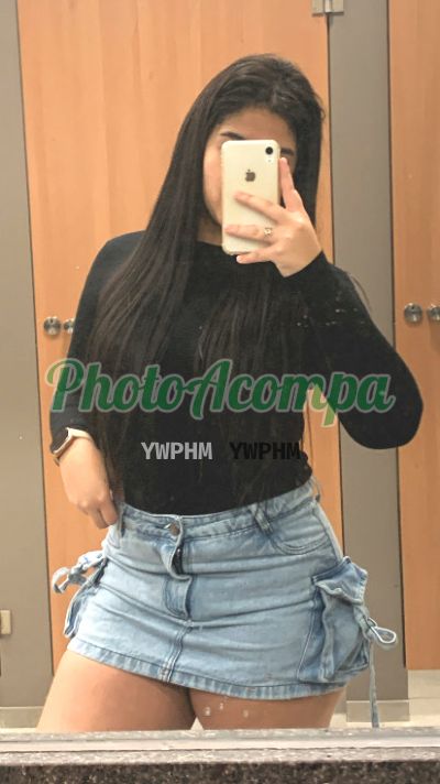 Kah, mulher que faz videochamadas e sexting