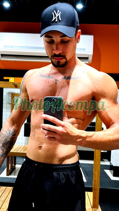 Henrique (21) 97541-3902, garoto de programa em Copacabana (RJ)